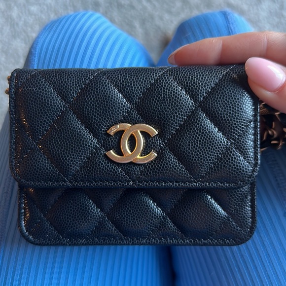 Chanel 2022 vanity on chain. Bought in St. Tropez boutique in 2022 - Picture 5 of 7